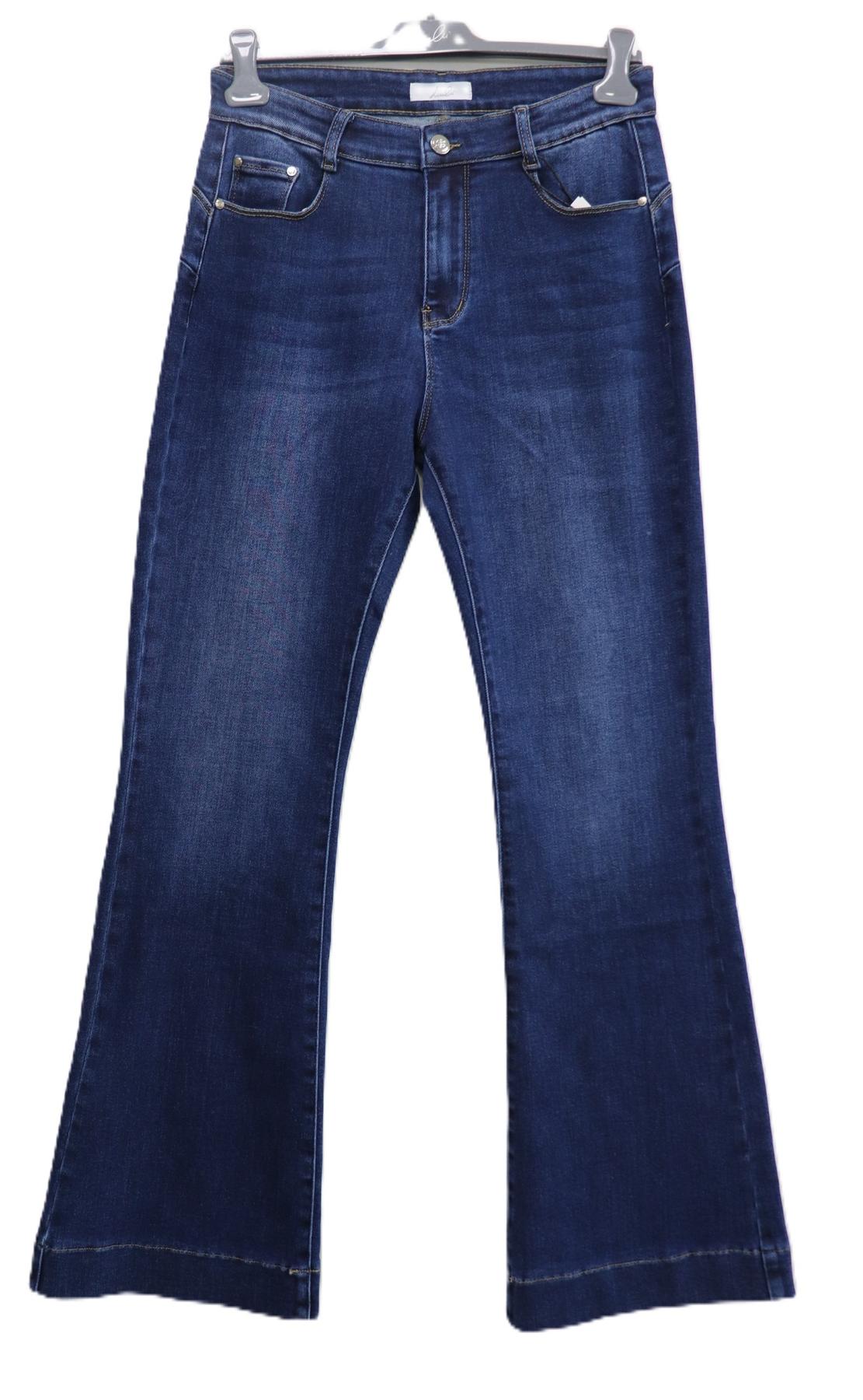 * JEANS FIT. ZAMPA PUSH UP